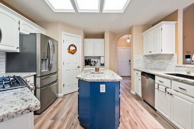 19219 Nike Court, Redding, CA 96003