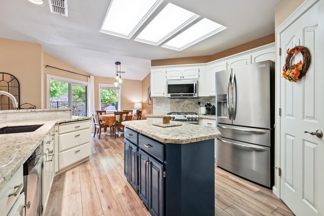 19219 Nike Court, Redding, CA 96003