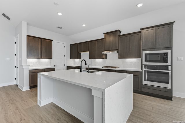 210 Kari Drive, Castroville, TX 78009