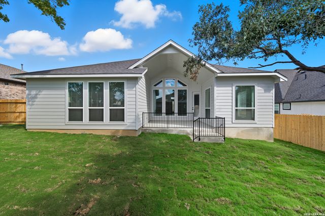 210 Kari Drive, Castroville, TX 78009