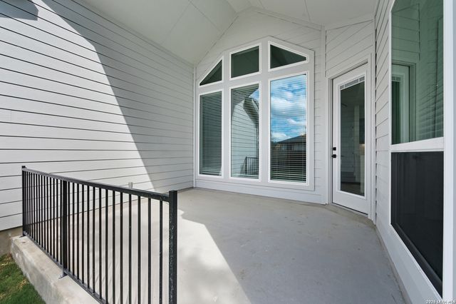 210 Kari Drive, Castroville, TX 78009