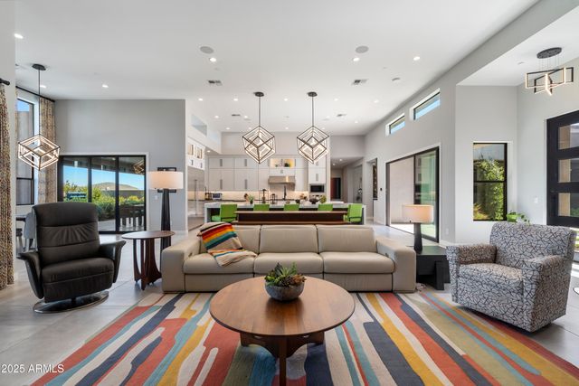 11946 E CAVEDALE Drive, Scottsdale, AZ 85262