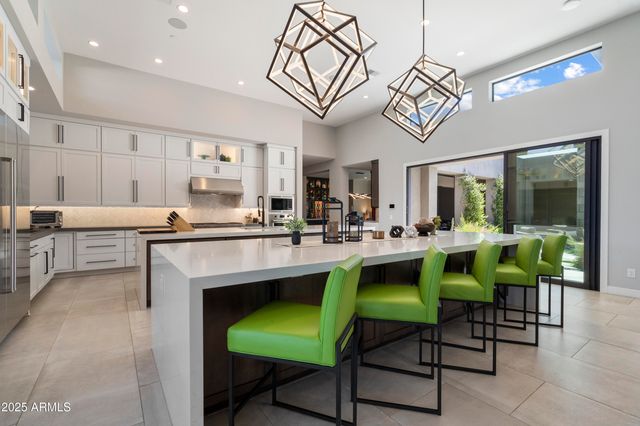 11946 E CAVEDALE Drive, Scottsdale, AZ 85262