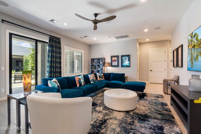 11946 E CAVEDALE Drive, Scottsdale, AZ 85262