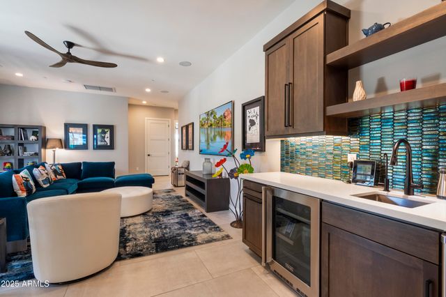 11946 E CAVEDALE Drive, Scottsdale, AZ 85262