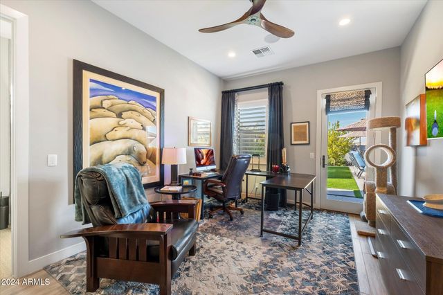 11946 E CAVEDALE Drive, Scottsdale, AZ 85262