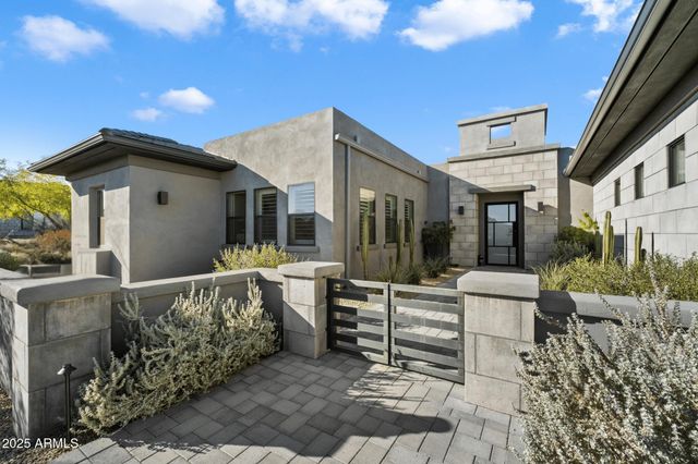 11946 E CAVEDALE Drive, Scottsdale, AZ 85262