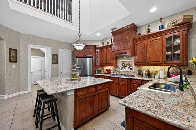 102 W Carruth Lane, Double Oak, TX 75077