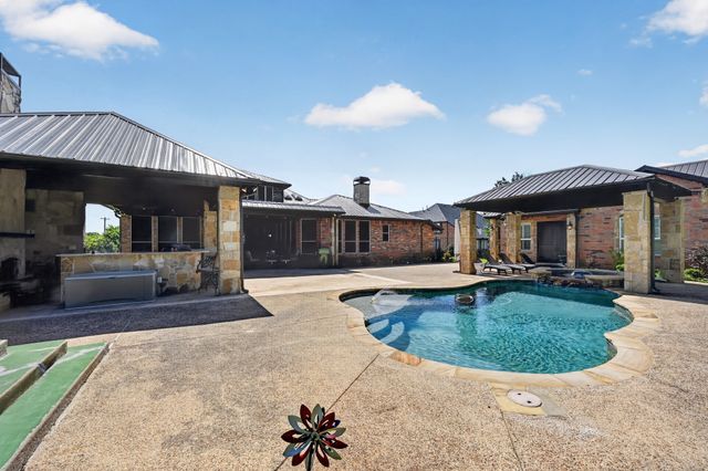 102 W Carruth Lane, Double Oak, TX 75077