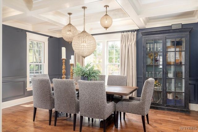 21 Creekview Ct, Aurora, NY 14052