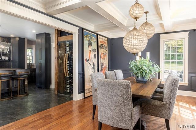 21 Creekview Ct, Aurora, NY 14052