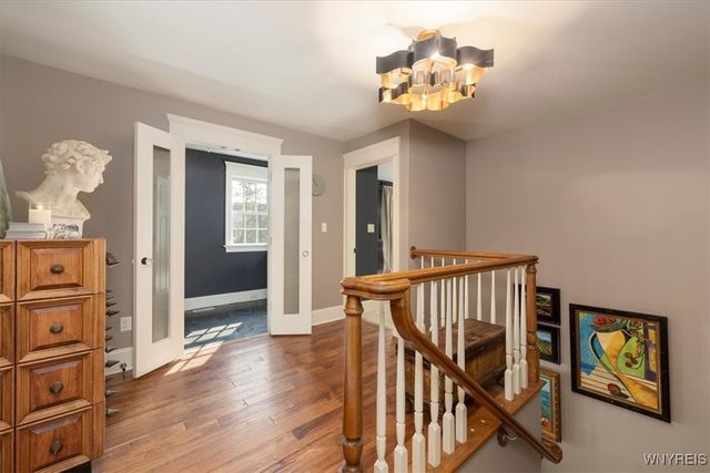 21 Creekview Ct, Aurora, NY 14052