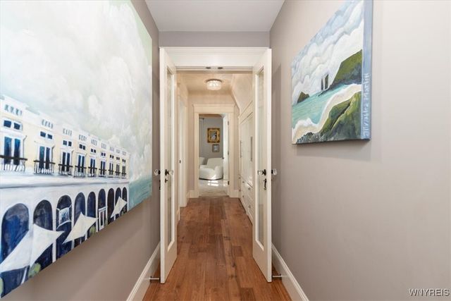 21 Creekview Ct, Aurora, NY 14052