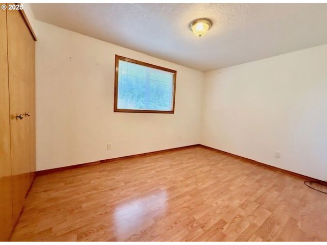 94504 SMOKEY Ln, Coquille, OR 97423