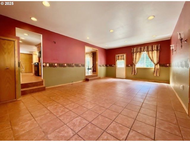 94504 SMOKEY Ln, Coquille, OR 97423