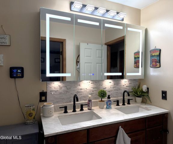 2 Moonglow Road, Wilton, NY 12831