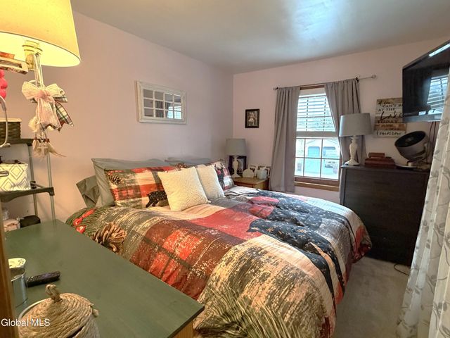 2 Moonglow Road, Wilton, NY 12831