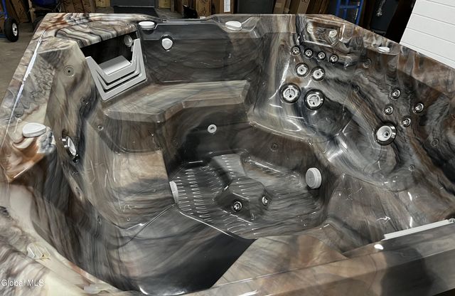 2 Moonglow Road, Wilton, NY 12831