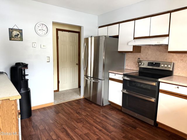 2 Moonglow Road, Wilton, NY 12831