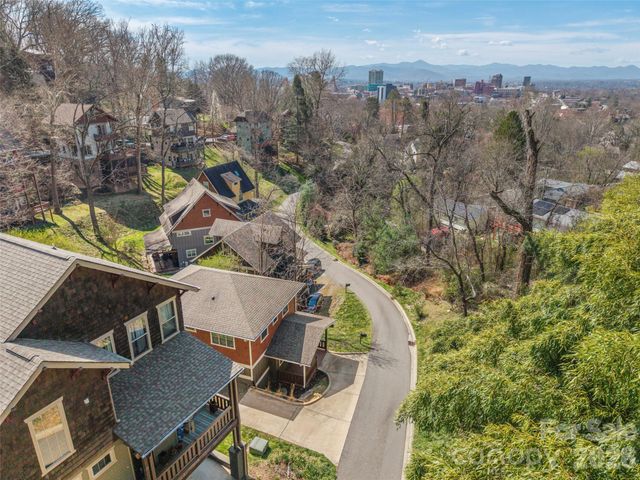 29 Shady Park Lane, Asheville, NC 28804
