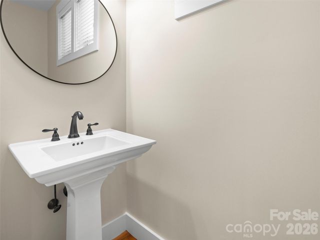 29 Shady Park Lane, Asheville, NC 28804