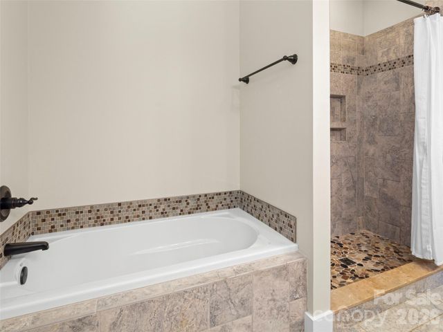 29 Shady Park Lane, Asheville, NC 28804