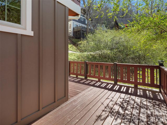 29 Shady Park Lane, Asheville, NC 28804