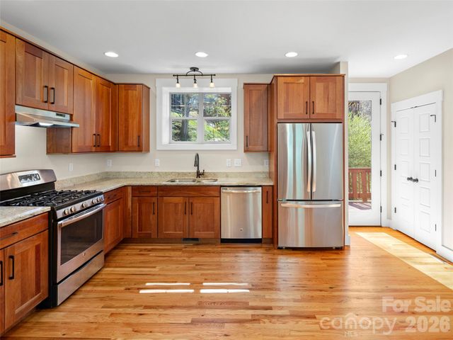 29 Shady Park Lane, Asheville, NC 28804