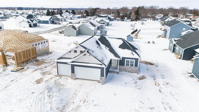 897 Red Hawk Drive, Milton, WI 53563