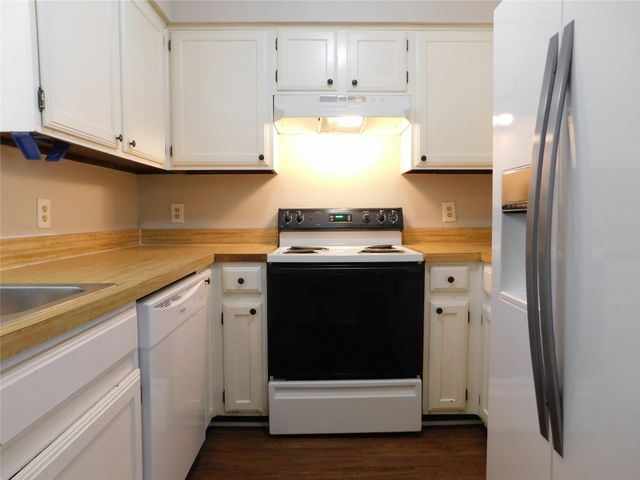 3305 Gardenview Circle, Denton, TX 76207