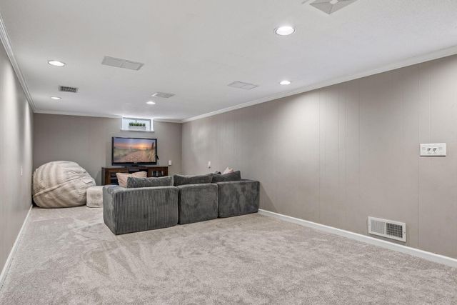 505 2nd Street NE, Osseo, MN 55369