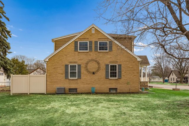 505 2nd Street NE, Osseo, MN 55369