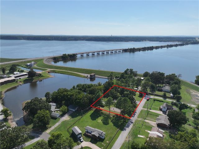 512 W Odle Street, Salina, OK 74365