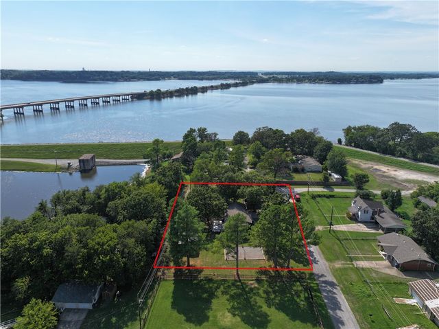 512 W Odle Street, Salina, OK 74365