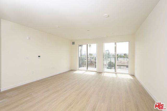 14629 Erwin Street, Van Nuys (los Angeles), CA 91411