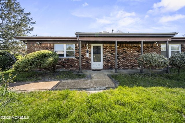 70 Greenwood Loop Road 70, Brick, NJ 08724