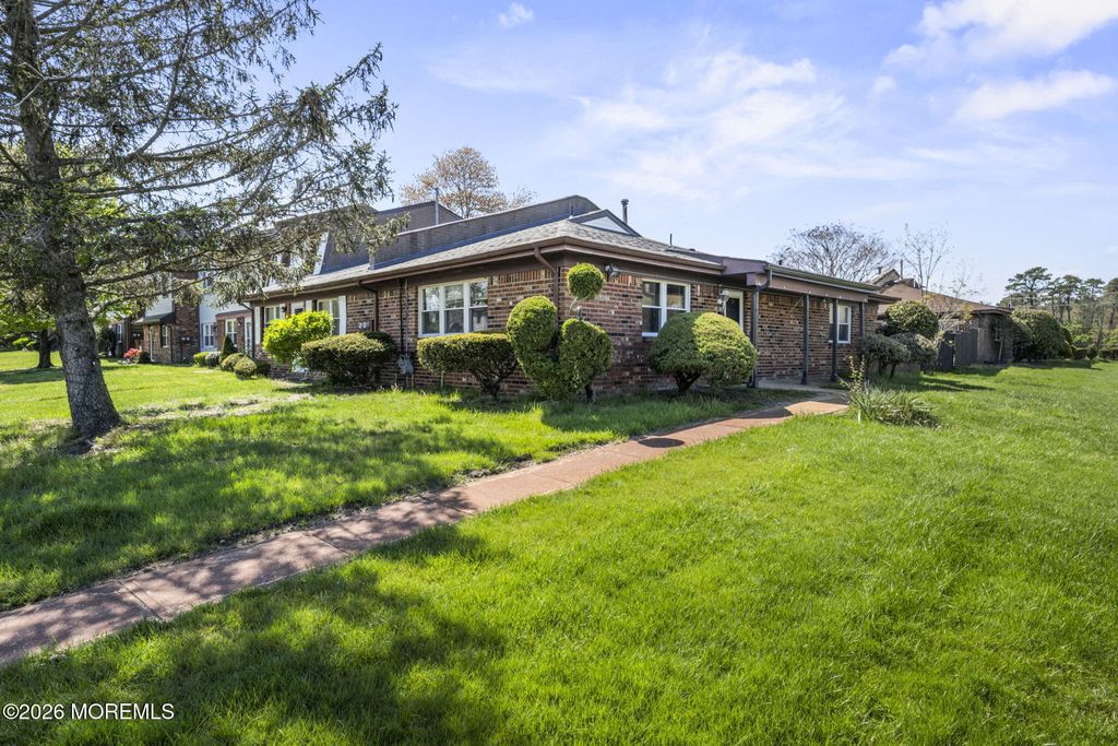 70 Greenwood Loop Road 70, Brick, NJ 08724