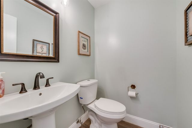 126 Forest Brook Street, Oak Leaf, TX 75154