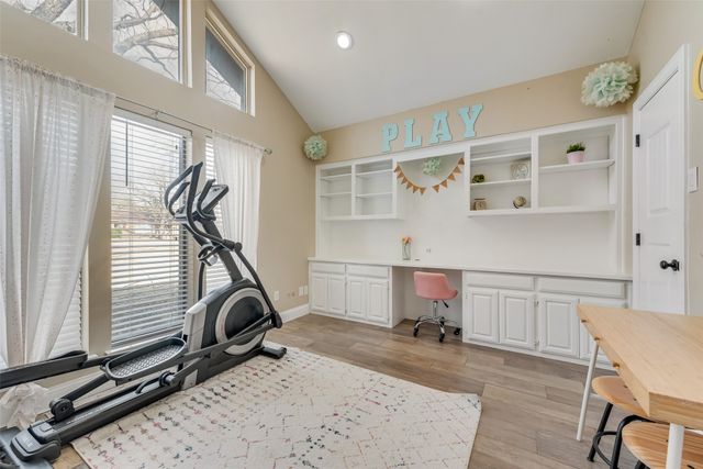 126 Forest Brook Street, Oak Leaf, TX 75154