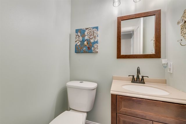 126 Forest Brook Street, Oak Leaf, TX 75154