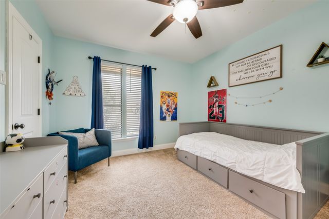 126 Forest Brook Street, Oak Leaf, TX 75154