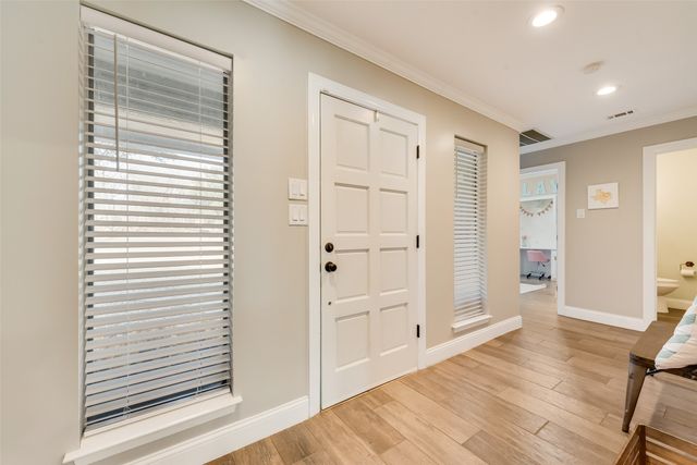 126 Forest Brook Street, Oak Leaf, TX 75154