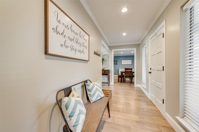 126 Forest Brook Street, Oak Leaf, TX 75154