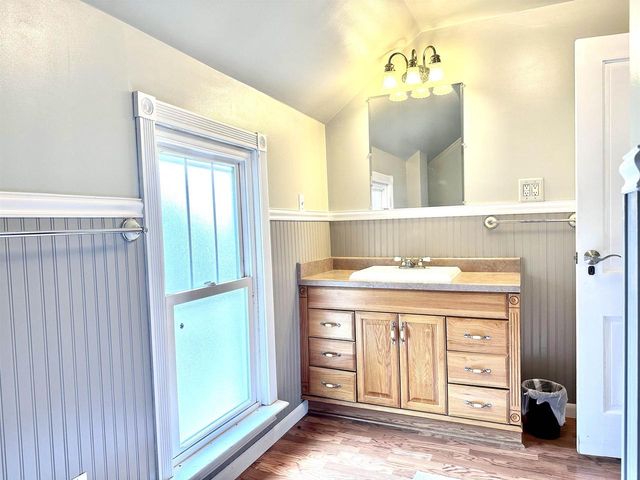 404 BRUCE STREET, New London, WI 54961