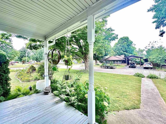 404 BRUCE STREET, New London, WI 54961