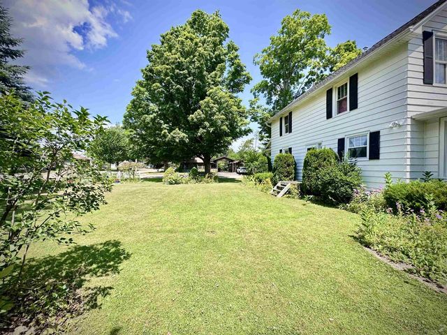 404 BRUCE STREET, New London, WI 54961