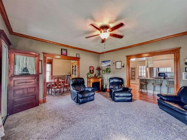 404 BRUCE STREET, New London, WI 54961