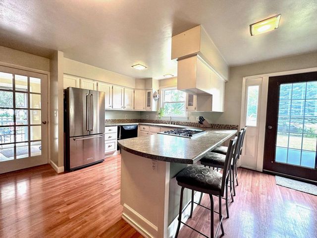 404 BRUCE STREET, New London, WI 54961