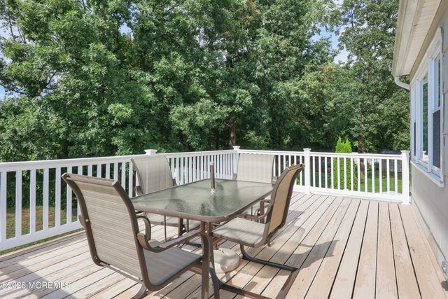 514 Oakview Drive, Toms River, NJ 08753
