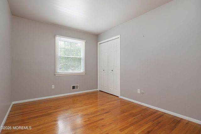 514 Oakview Drive, Toms River, NJ 08753